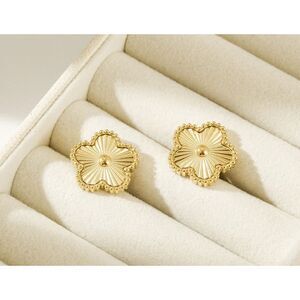 NEW Floral‎ Etched Stud Earrings PVD Gold Plated 316L Statement Jewelry, 14.7